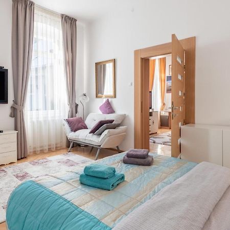 Apartamento Brasov Centrul Vechi - 67Sqm - 2Min To Counsel Square Exterior foto