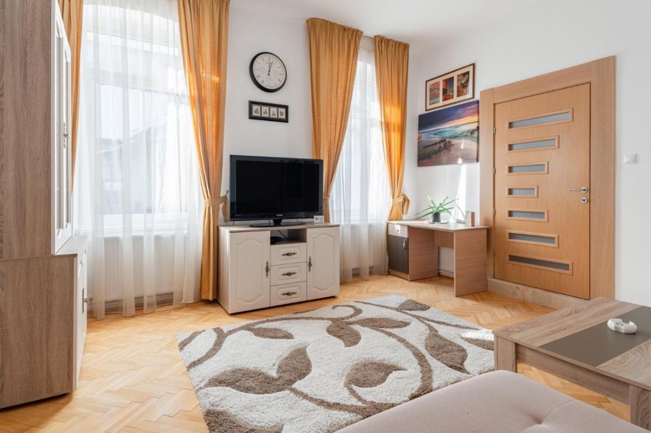 Apartamento Brasov Centrul Vechi - 67Sqm - 2Min To Counsel Square Exterior foto