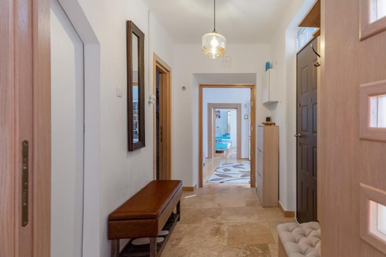 Apartamento Brasov Centrul Vechi - 67Sqm - 2Min To Counsel Square Exterior foto